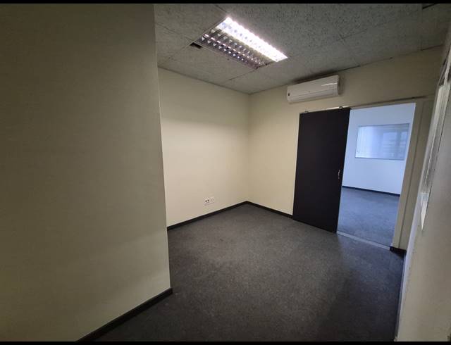 348M² OFFICE TO LET IN BRUMA